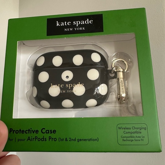 Kate Spade X target protective Black and White Polka Dot AirPods 1 & 2 Case - Picture 1 of 12